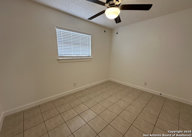 Image 9 of 15 For 212 Simmons