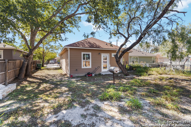 Image 32 of 34 For 1611 Santa Rita