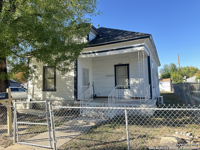 Details for 2427 W Houston St, San Antonio, TX 78207