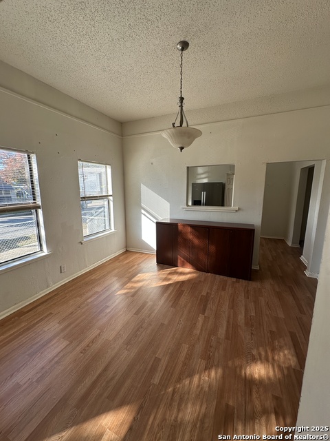 Image 4 of 9 For 2427 W Houston St