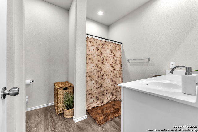 Image 38 of 49 For 10419 Goose Way