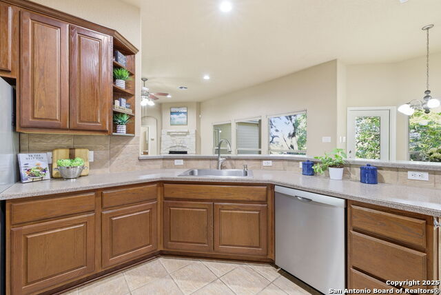 Image 18 of 59 For 2291 Frontier