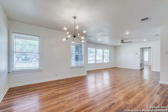 Image 17 of 21 For 150 Windsor Dr