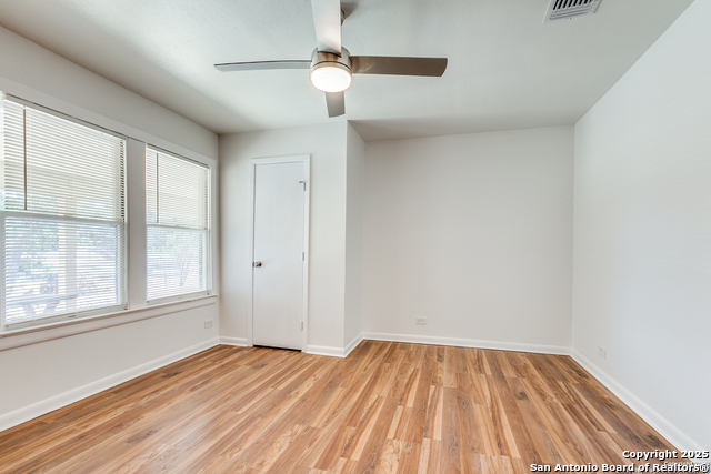 Image 20 of 21 For 150 Windsor Dr