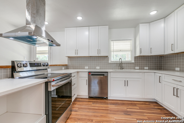 Image 8 of 21 For 150 Windsor Dr