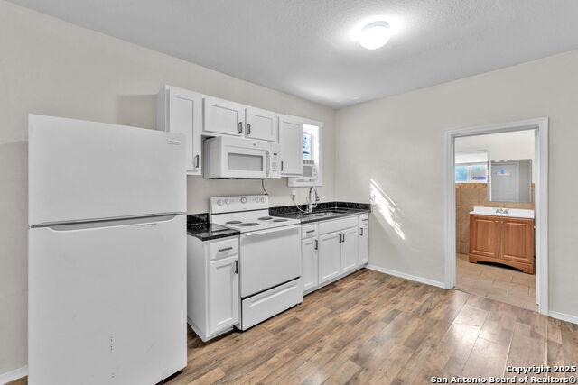 Image 11 of 16 For 834 Division  2