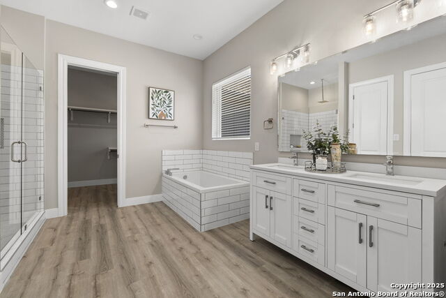 Listing photo id 13 for 20803 Purple Finch