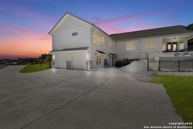 Listing photo id 28 for 20803 Purple Finch