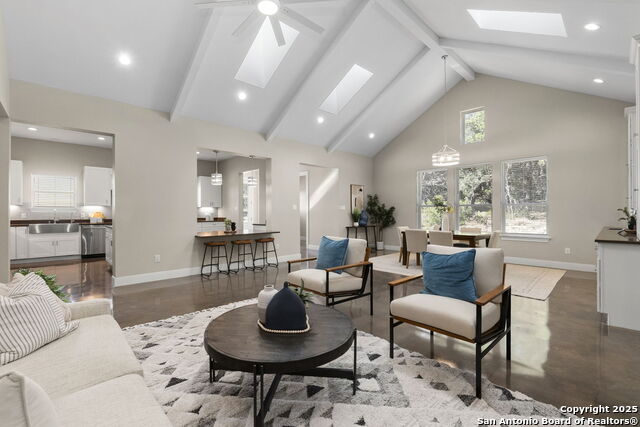 Listing photo id 3 for 20803 Purple Finch