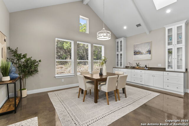 Listing photo id 5 for 20803 Purple Finch