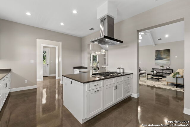 Listing photo id 7 for 20803 Purple Finch