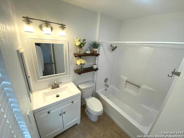 Image 19 of 22 For 9140 Timber Unit 2901