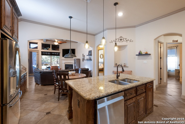 Image 12 of 30 For 546 Mission Hill