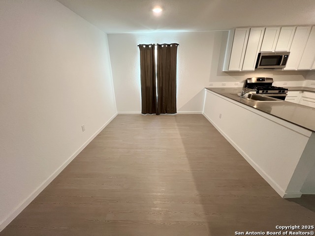 Image 13 of 40 For 9019 Lunar Cove