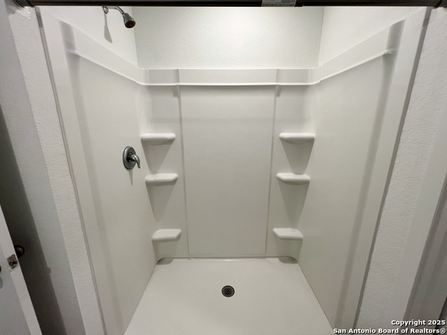 Image 19 of 40 For 9019 Lunar Cove