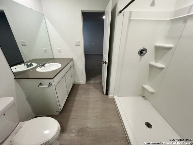 Image 21 of 40 For 9019 Lunar Cove