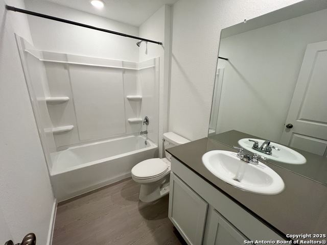 Image 29 of 40 For 9019 Lunar Cove