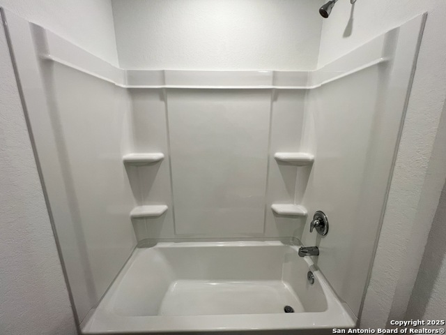 Image 30 of 40 For 9019 Lunar Cove