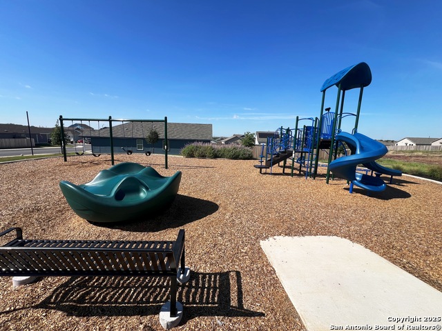 Image 38 of 40 For 9019 Lunar Cove