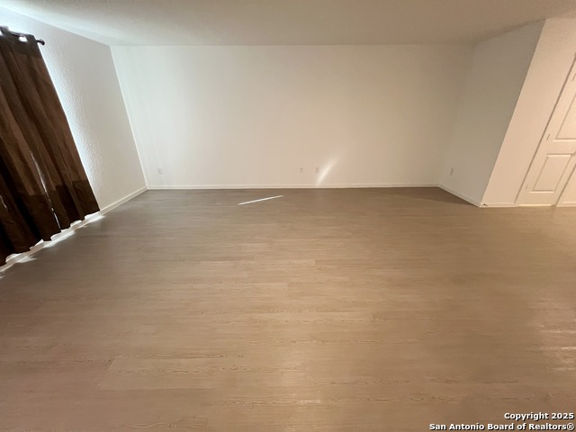 Image 5 of 40 For 9019 Lunar Cove