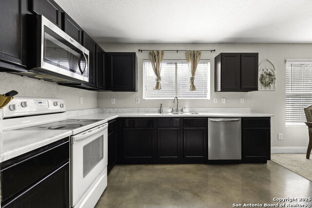 Image 4 of 24 For 16611 Emerald