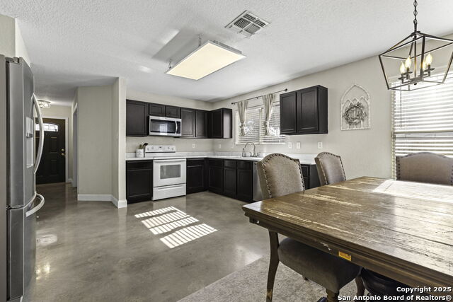 Image 6 of 24 For 16611 Emerald