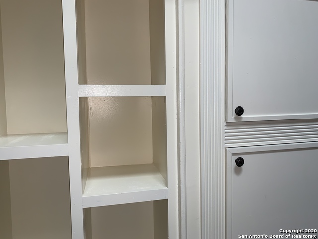 Image 2 of 13 For 316 Myrtle St E