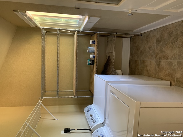 Image 8 of 13 For 316 Myrtle St E