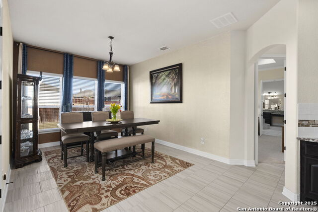 Listing photo id 12 for 7008 Derek Ct