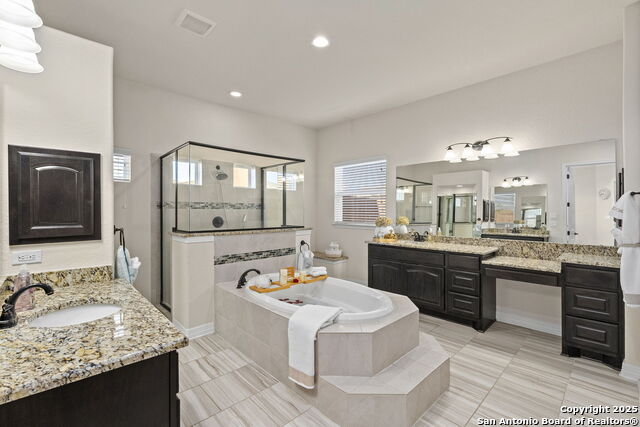 Listing photo id 15 for 7008 Derek Ct