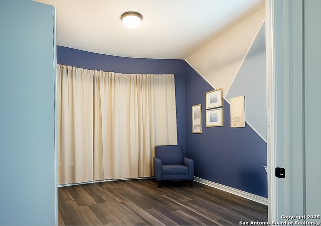 Listing photo id 18 for 7008 Derek Ct