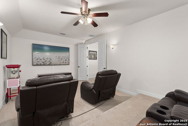 Listing photo id 33 for 7008 Derek Ct