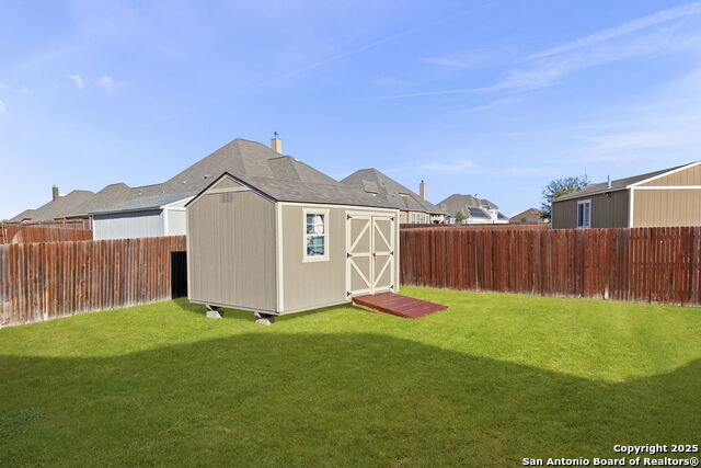 Listing photo id 37 for 7008 Derek Ct