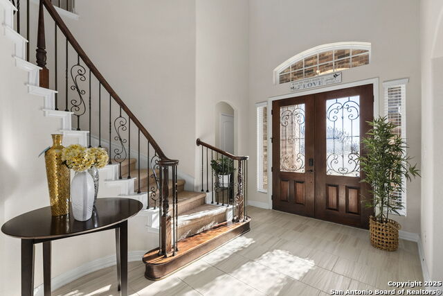 Listing photo id 2 for 7008 Derek Ct