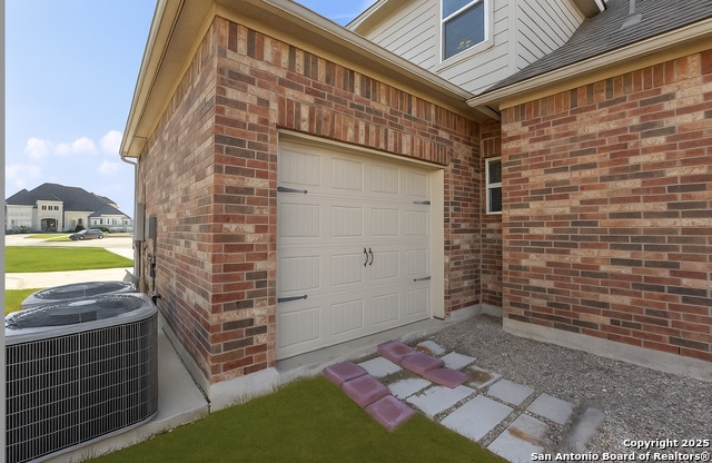 Listing photo id 39 for 7008 Derek Ct