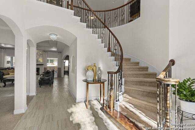 Listing photo id 3 for 7008 Derek Ct