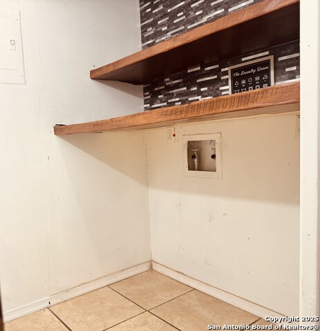 Image 12 of 22 For 6526 Spring Manor