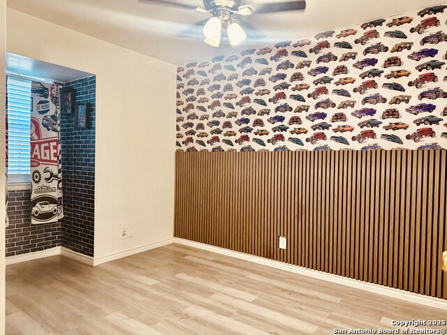 Image 14 of 22 For 6526 Spring Manor