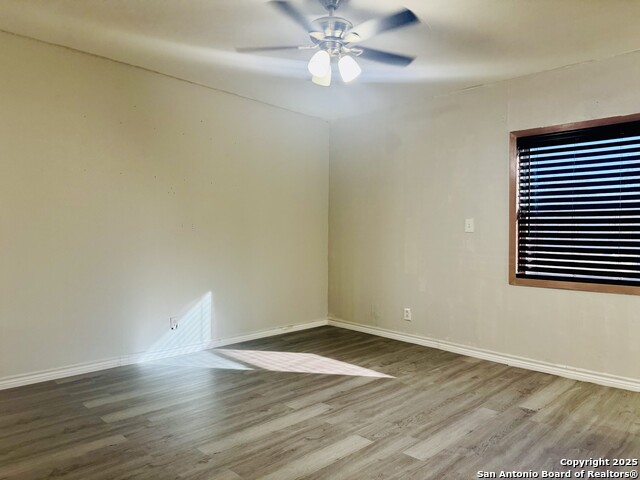 Image 17 of 22 For 6526 Spring Manor