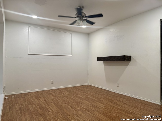 Image 5 of 22 For 6526 Spring Manor