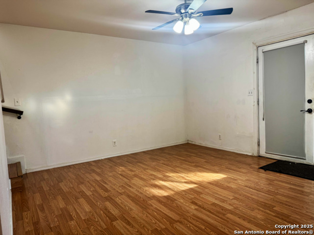 Image 6 of 22 For 6526 Spring Manor