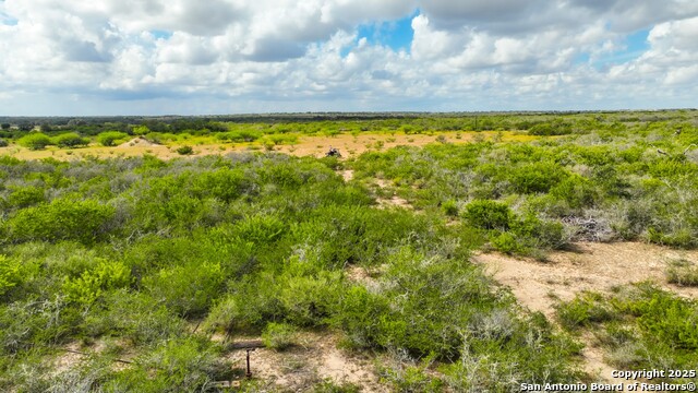 Listing photo id 14 for 12937 Fm 743