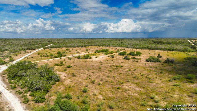 Listing photo id 18 for 12937 Fm 743