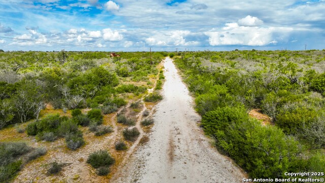 Listing photo id 27 for 12937 Fm 743