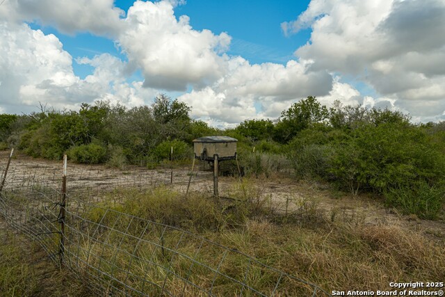 Listing photo id 36 for 12937 Fm 743