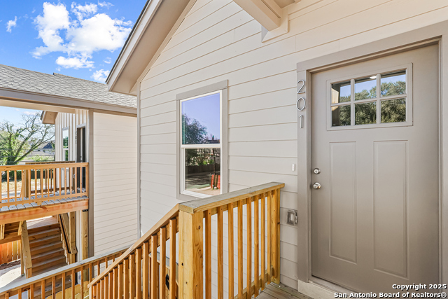 Image 17 of 38 For 847 Porter St