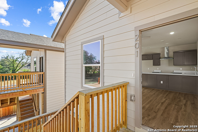 Image 18 of 38 For 847 Porter St