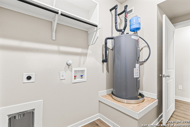 Image 9 of 38 For 847 Porter St