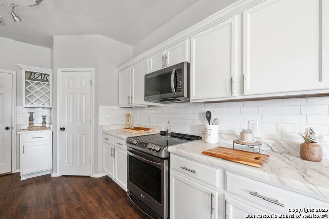 Listing photo id 11 for 27134 Villa Toscana