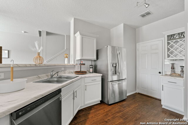 Listing photo id 12 for 27134 Villa Toscana